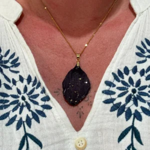 collier clématite et éclats d’or