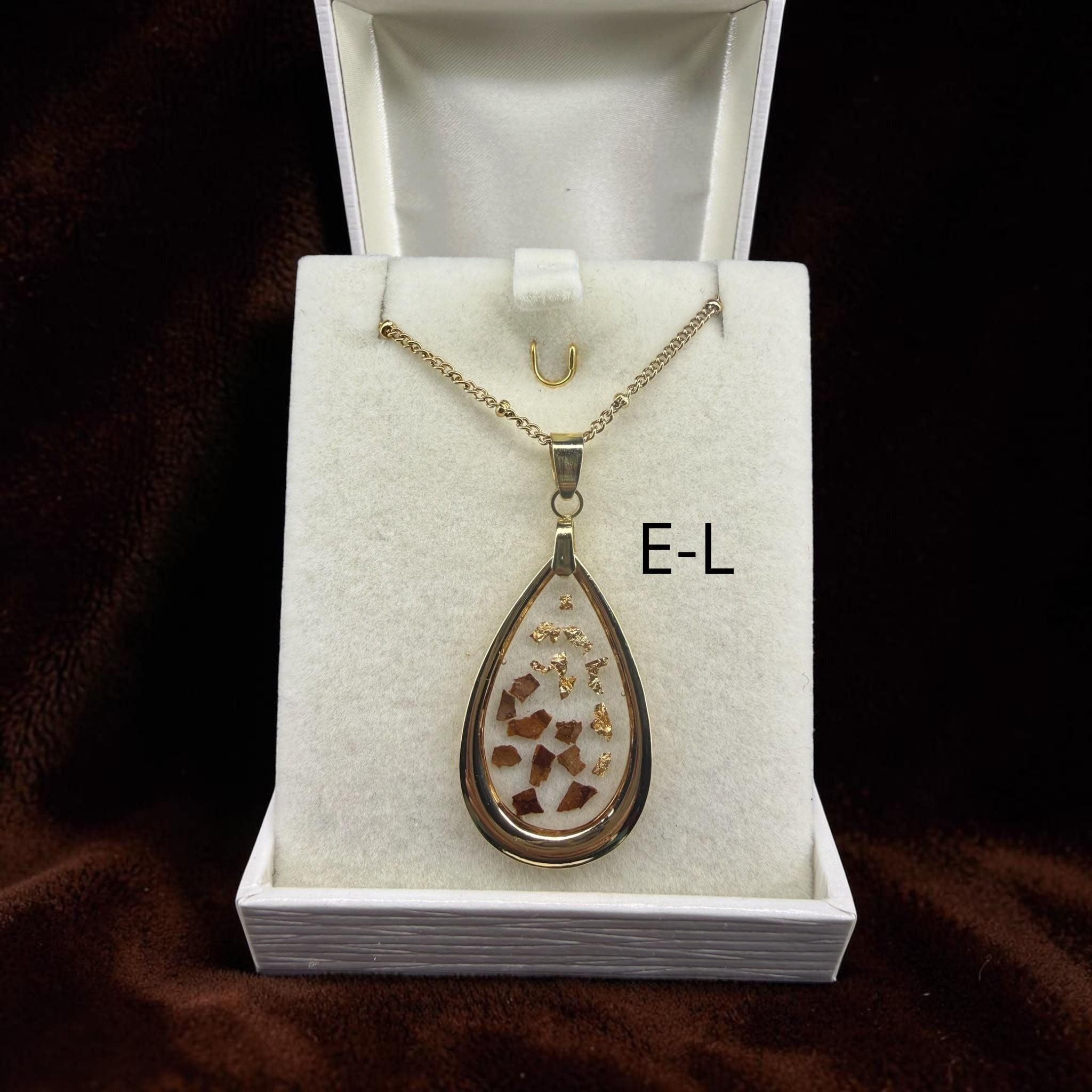 eclats-cacao-pendentif-goutte-effilee.jpg